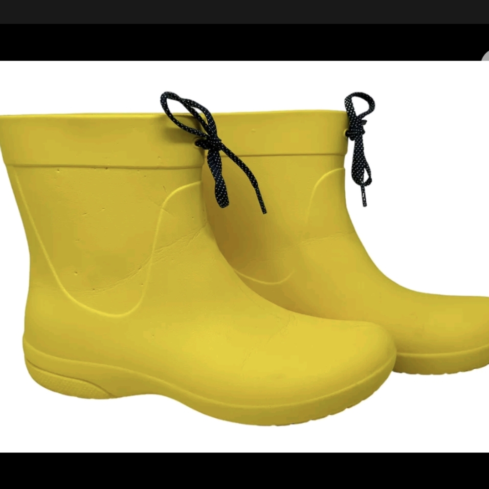 Crocs Freesail Shorty Rain Boots Women's Yellow